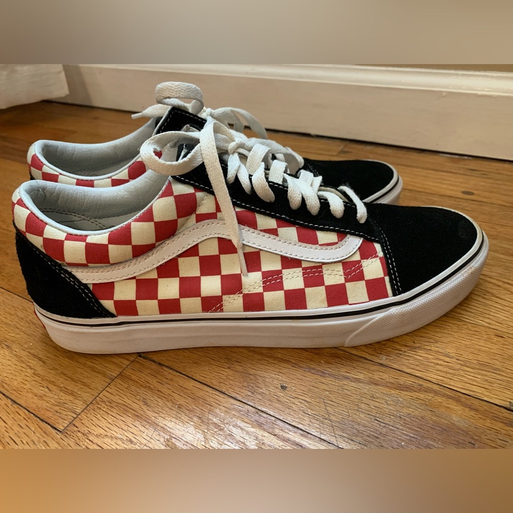 MEN’S 11 RED BLACK CHECKERED VANS LACE UP